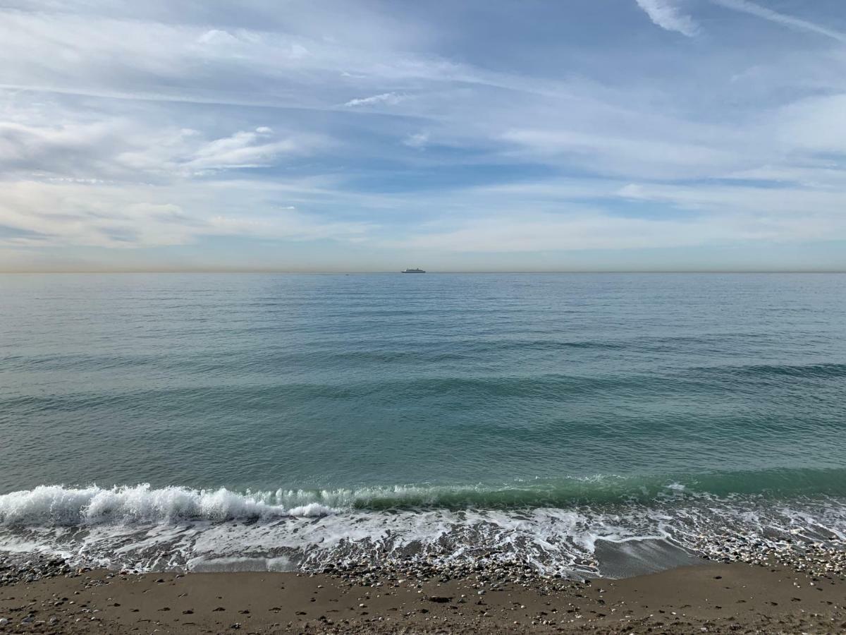 Malibu - “Vive En La Playa” “Live On The Beach” ベナルマデナ エクステリア 写真